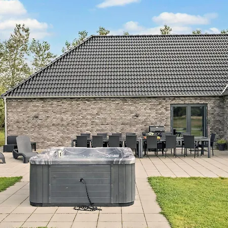 Amazing In Romo With Kitchen