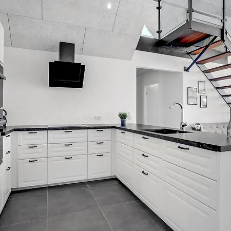 Amazing In Romo With Kitchen *